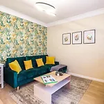 Apartament Hillside *